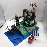 Rock Island Refuge 6273- Used LEGO Pirate set