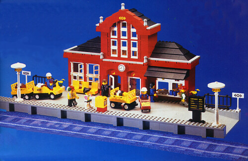 2150 Train Station - Certified Used, 100% Complete LEGO® Train Set