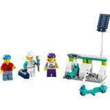 Electric Scooters & Charging Dock 40526 - New LEGO City Set